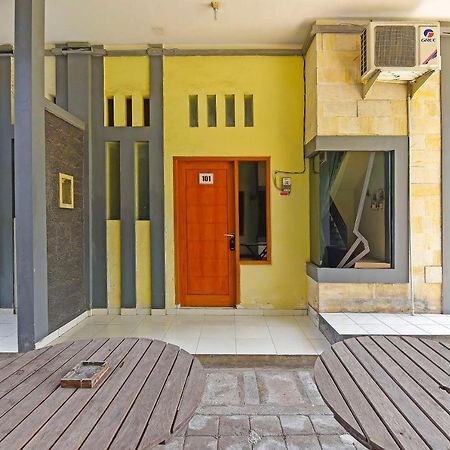 Super Oyo 91495 Hotel Indah Residence デンパサール エクステリア 写真
