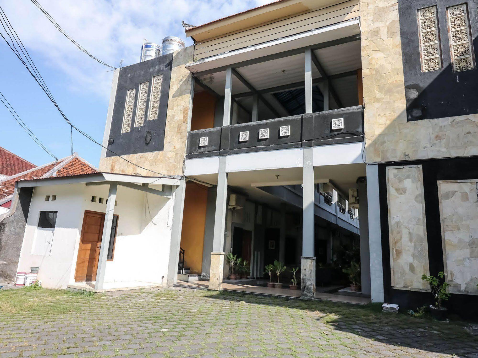 Super Oyo 91495 Hotel Indah Residence デンパサール エクステリア 写真