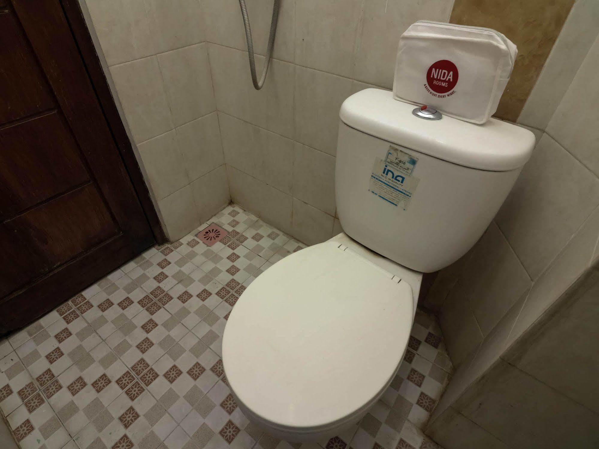 Super Oyo 91495 Hotel Indah Residence デンパサール エクステリア 写真