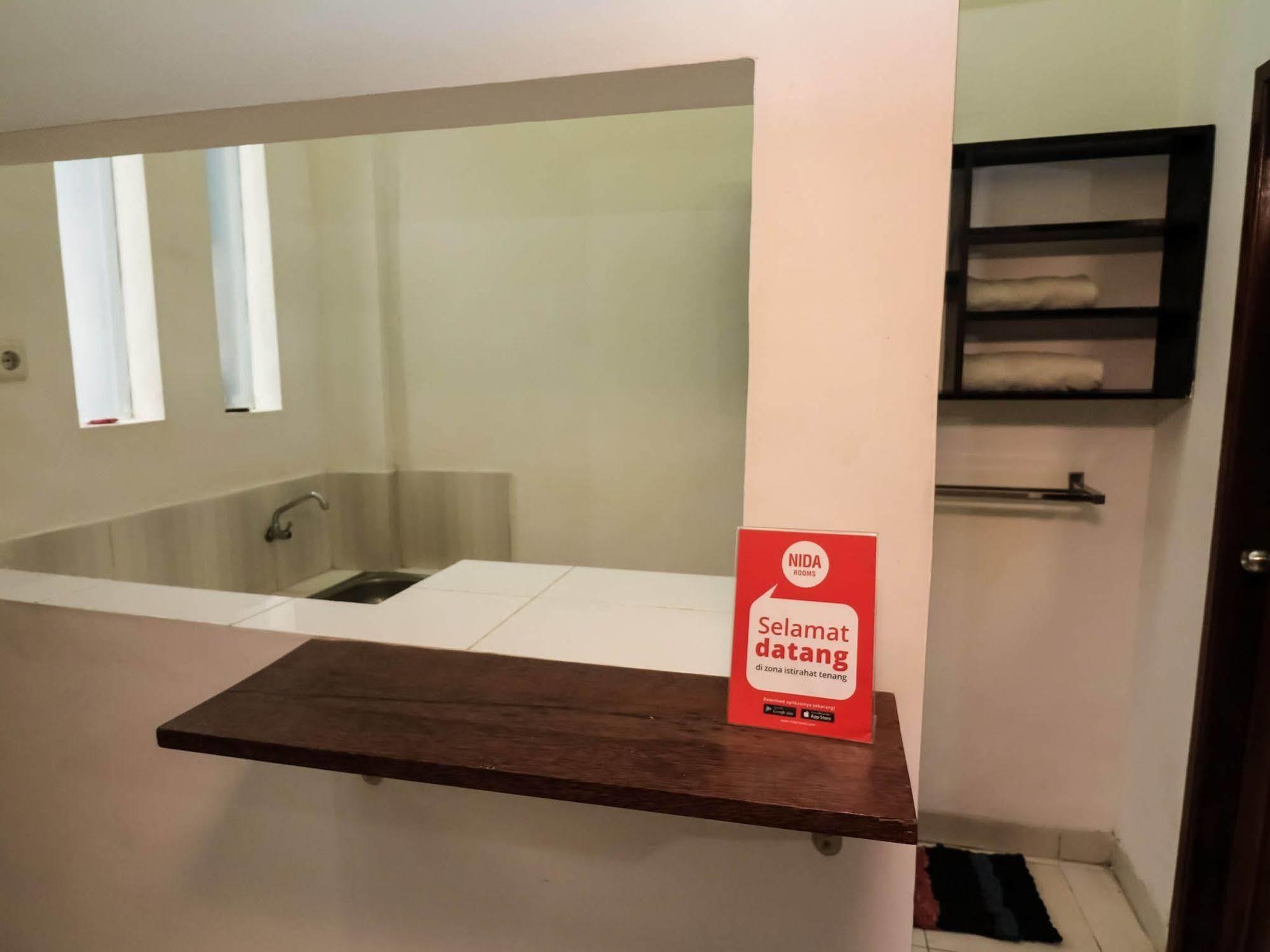 Super Oyo 91495 Hotel Indah Residence デンパサール エクステリア 写真