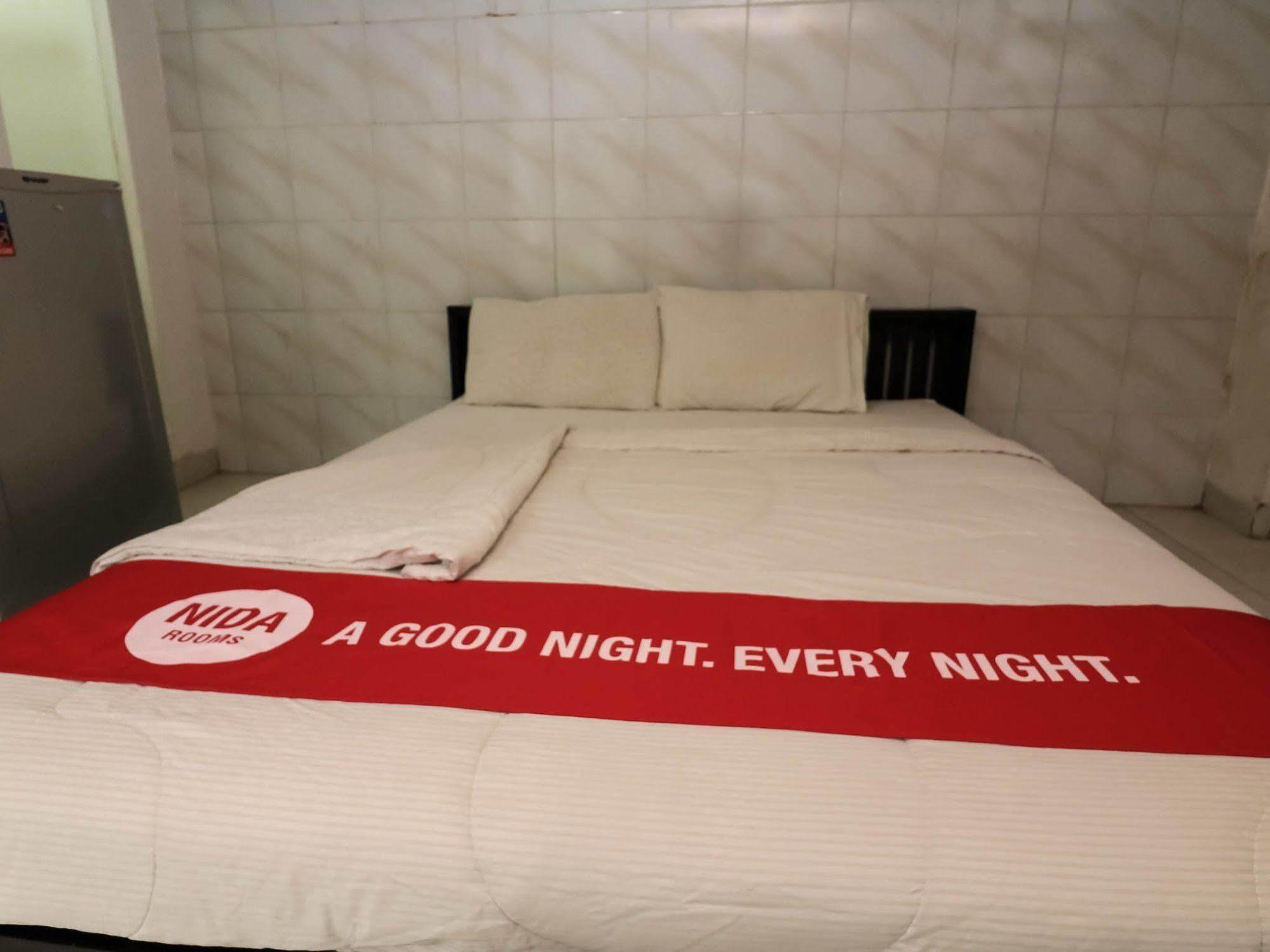 Super Oyo 91495 Hotel Indah Residence デンパサール エクステリア 写真